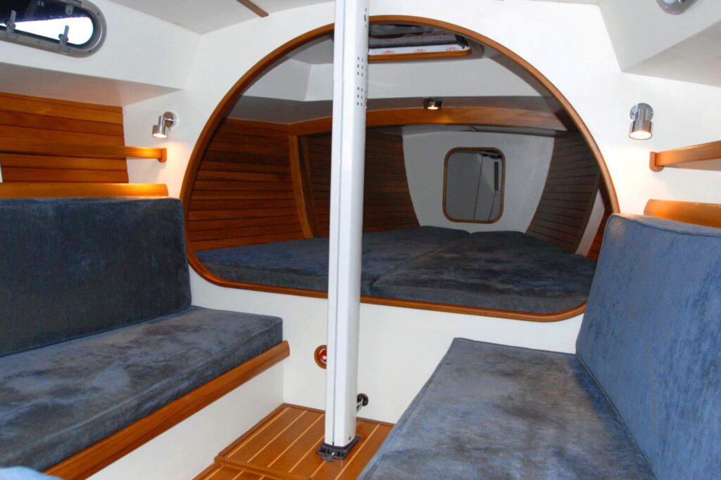 Rustler 33 interior